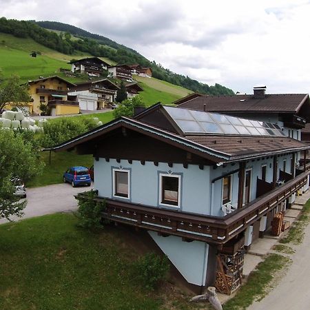 Spacious Apartment With Close To Skiing Points Mittersill Bagian luar foto
