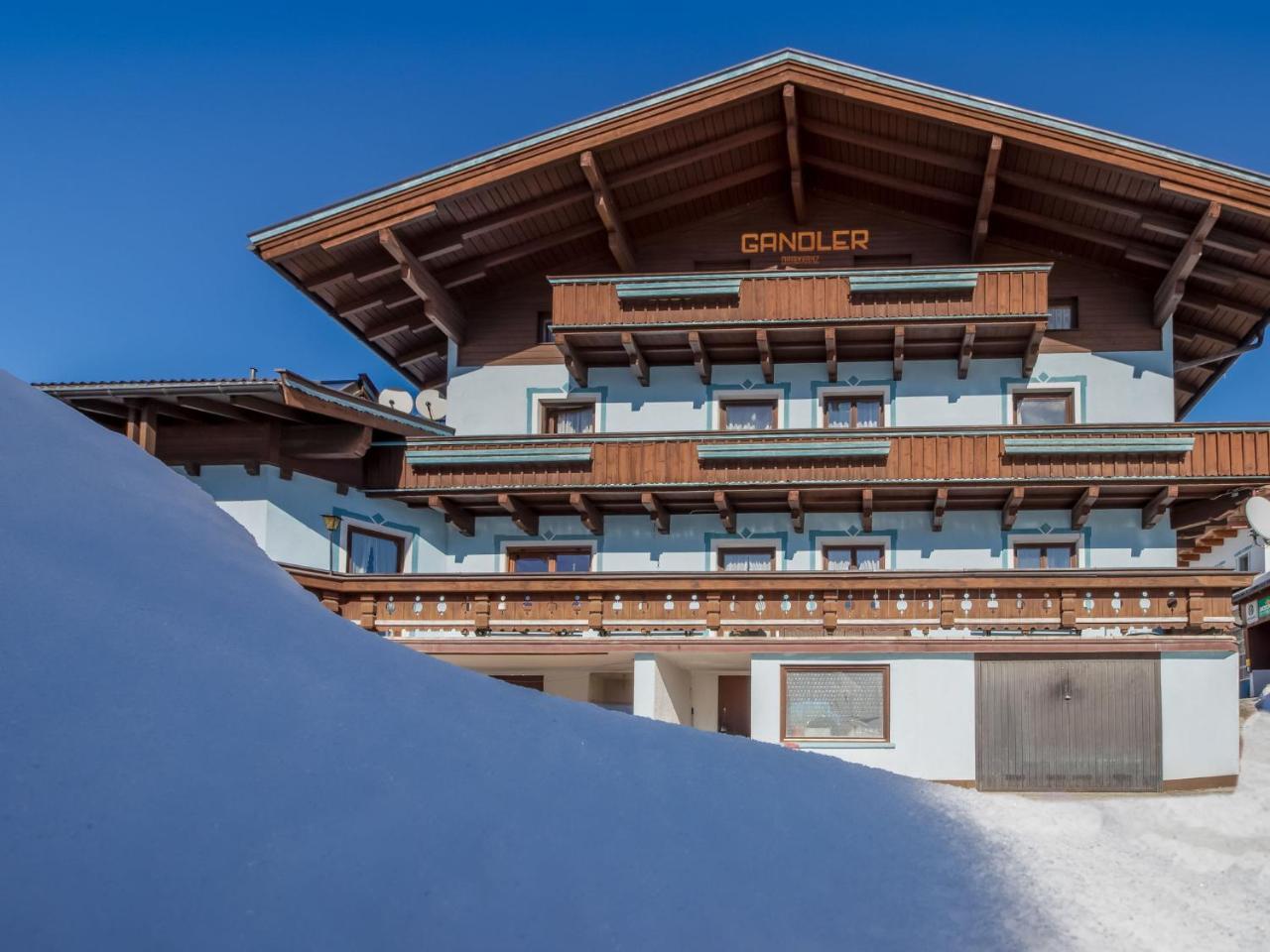 Spacious Apartment With Close To Skiing Points Mittersill Bagian luar foto